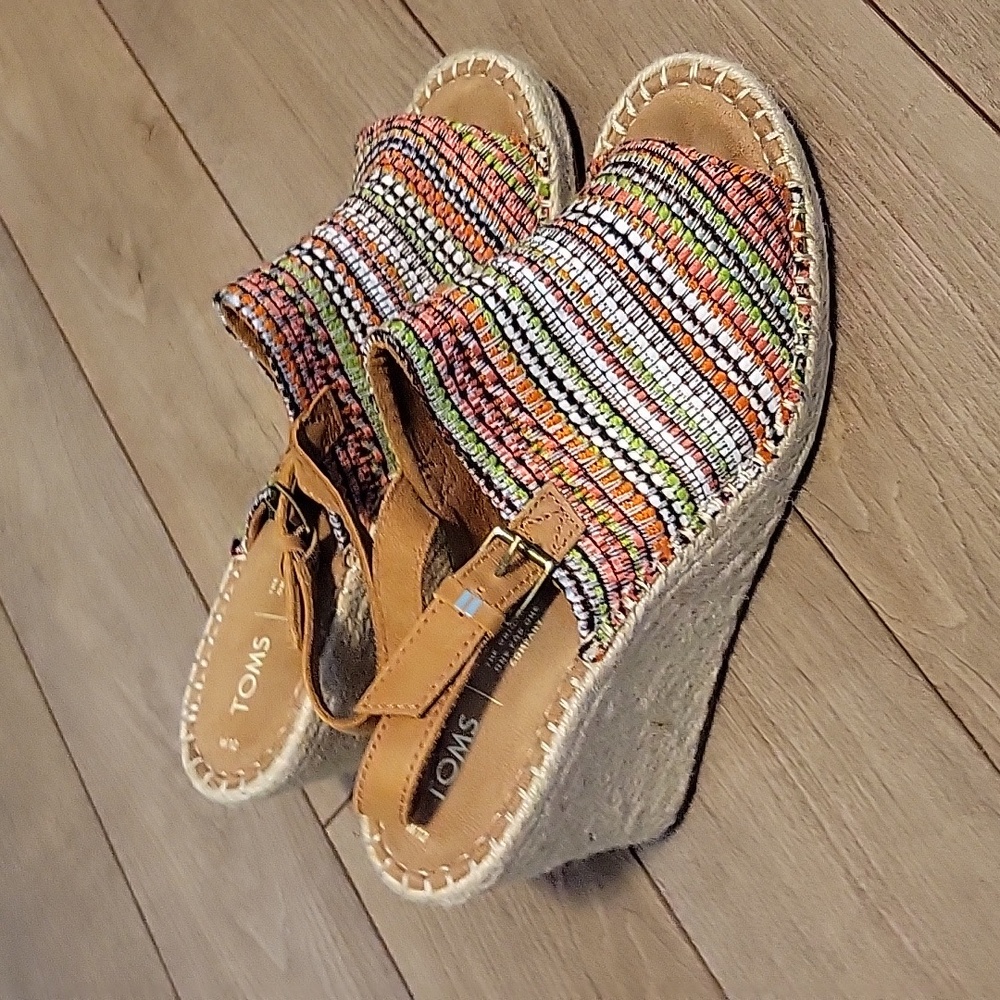 Tom's Monica Wedge